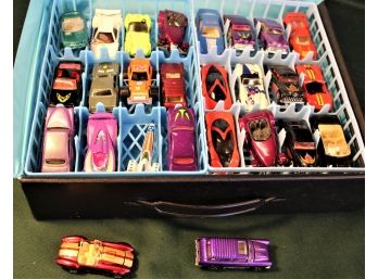 26 Toy Vehicles In Traveling Case -   Mattel Hot Wheels,& 2 Matchbox  (111)