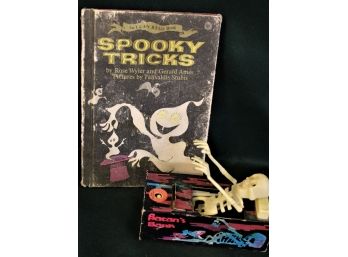 Wind Up Novelty 'Satan's Bank' & 'Spooky Tricks' Book 1968   (99)