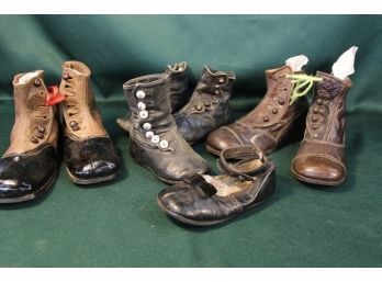 Antique 3 Pair Baby's Button Shoes And 2 Single Shoes  (120)