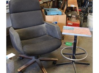Office Chair And Small Table  (312)