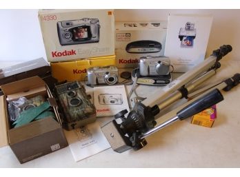 2 Trail Cams, 2 Kodak Easy Share Cameras & Dock, Star D Expandable Tripod  (63)