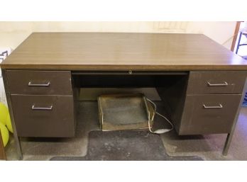 Metal 4 Drawer W/center Drawer Formica Top Desk, 6'x 30x 29'H  (76)