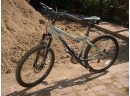 Giant 16 Speed Mountain Bike With Carrier (1002)