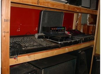 2 Mixers & Gibson Bog AM, Proffessional  Karaoke Machine Pro Traveler 3  (1360)