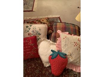 Lot Of  8 Decorative Pillows Some Vintage