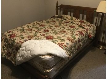 Full Bed / Comforter.