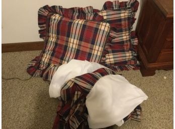 This Is A Set Of Pillows With Shams, And Two Twin Dust Ruffles.