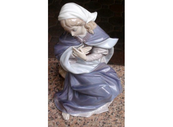 Lladro Nativity Piece – Virgin Mary - # 1387