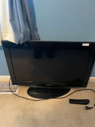 32 Samsung Flat Screen TV With Remote