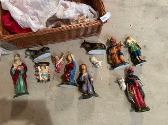 Lot Of Vintage Nativity Figurines