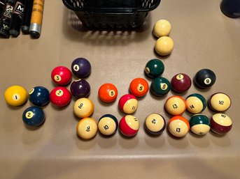 Billard Balls Pool Table Game Lot