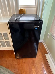 Refrigerator Criterion Black Mini Fridge