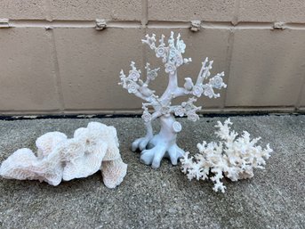 Lot With Two Pieces Of White Coral And Tree Figurine