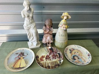 Collectible Lot Statue And Plates