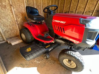 Troy Bilt Auto Bronco 42 Inch Deck Riding Lawn Mower Tractor - Running & In In EXCELLENT Condition!!!