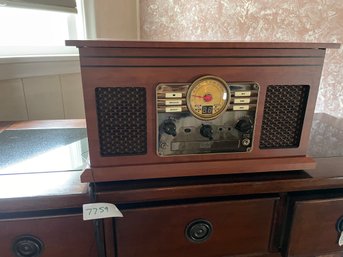 Radio CD Player Vintage Style Victrola