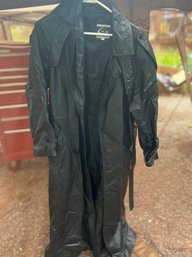 Vintage Long Leather Trench Coat - Size Medium