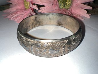 Interesting Antique Silver Tone Lions & Leaves Bangle Bracelet