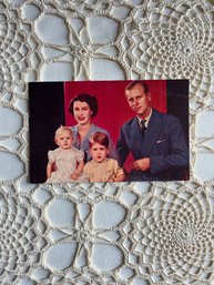 Vintage Queen Elizabeth And Family Post Card
