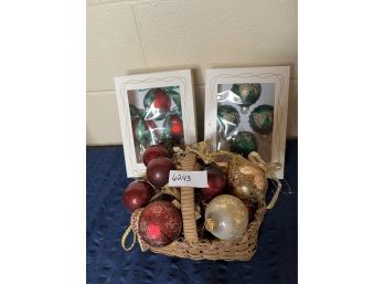 Christmas Ornaments / Bulb Lot
