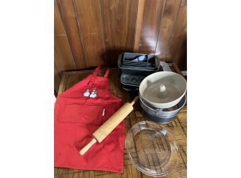 Cooking / Baking Lot - Baking Pans / Williams Sonoma Apron