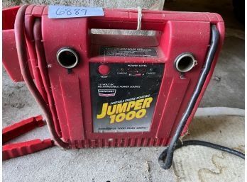 Century Jumper 1000 12 Volt DC Rechargeable Power Source
