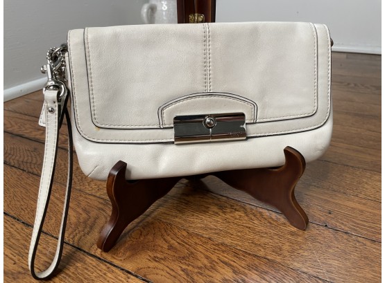 Authentic Coach Cream Leather Clutch Wristlet Purse Bag