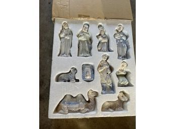 Gorgeous 10 Piece Porcelain Nativity Figurine Christmas Set In Box