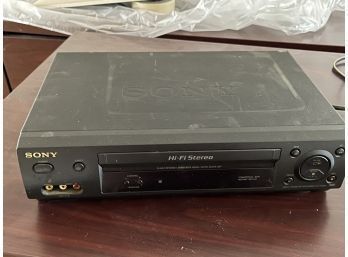 Sony VHS Player 19 Head Hi-Fi Stereo