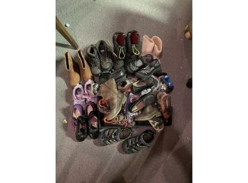 Kids Shoes Sizing 4 -5 Girls Boys