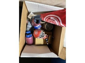 Red Wing & Bar Lot With Checkers Game