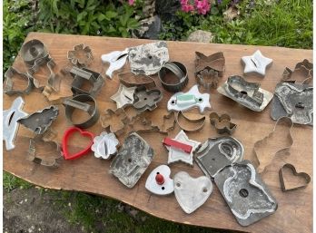 Lot Of Vintage Tin Filled With Cookie Cutters