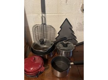 Kitchen Lot - Pots &  Pans And Other Cookware