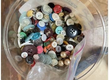 Button Lot In Plastic Container