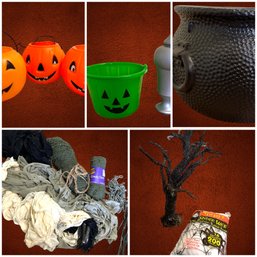 4 Plastic Halloween Buckets, Plastic Cauldron & More Halloween Decor