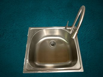 Stainless Steel & Fiberglass Dish Washing Sink