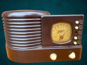 Zenith Model 5-r-312 Tube Radio