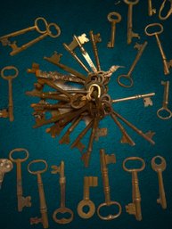 160 1.25 In - 4 In Skeleton Keys, Most Are Brass Or Cast