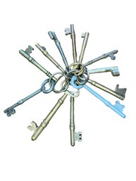 12 Antique Keys On Key Ring