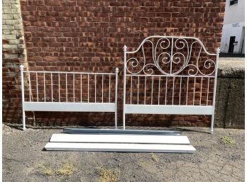 Bohemian Style White Metal Head And Footboard For Full Bead.