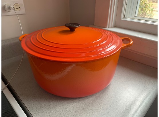 Le Creuset #34 Dutch Oven - Flame Orange 13.5 Inches