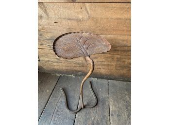 Lily Pad Iron Plant Stand