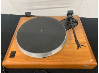 1980s Acoustic Research ES-1 Turntable  Turns On Spins But Sold As Is