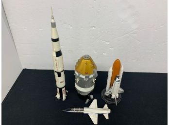4 NASA Space Vehicles Including 1/200 Scale Space Shuttle