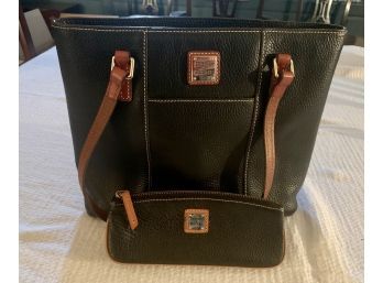 Dooney & Bourke Shoulder Bag With Matching Change Purse. - 10x13x4