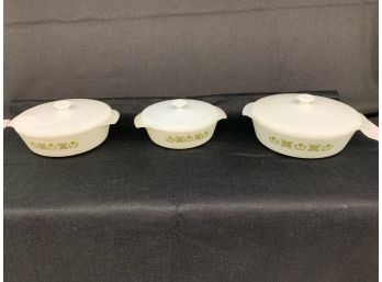 Set Of Vintage Anchor Hawking  Graduated  Bowls With Lids