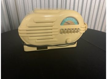 Crosley Reproduction Radio With Cassette