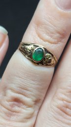 10k Antique Green Stone Ring Size 4 .85 Grams