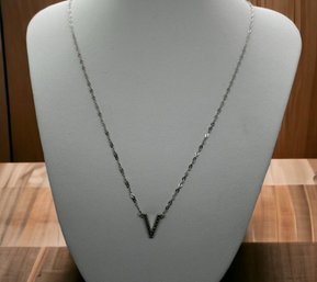 14k White Gold Diamond Cut V Necklace