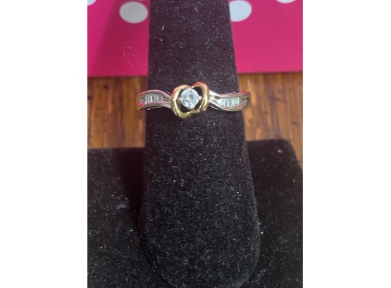 14k Two Tone .30 Diamond Solitaire Ring Size 7.5 4 Grams